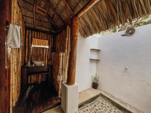 Vannas istaba, Nimbu Beachhouse in El Transito