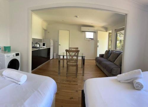 Studio house Unit in Dundas Valley in Dundas Valley