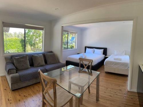 Studio house Unit in Dundas Valley in Dundas Valley