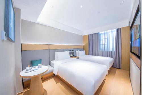 JI Hotel Shanghai People's Square Nanjing Road near Jing'an Sculputure Park