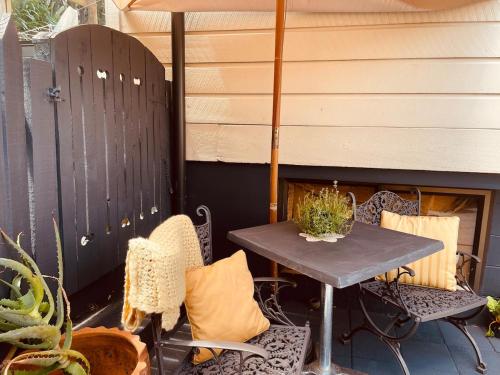 The Lazy Surfer in Blagdon