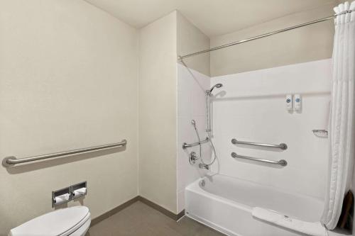 Comfort Inn Tucson - image 13