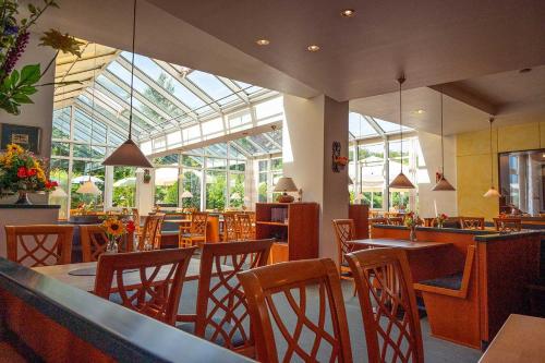 餐廳, 瓦爾德斯艾弗貝格酒店 (Waldhotel Schaferberg) in 埃斯彭瑙