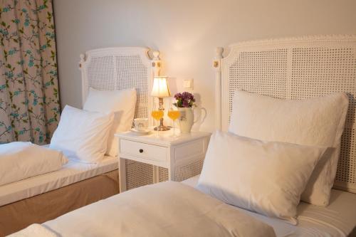 Standard Twin Room with Sea View
