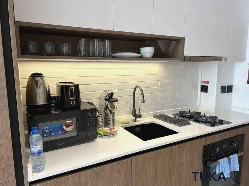 Spacious Studio - Al Furjan - 10mn to Marina & JBR, Dubai (photo 3)