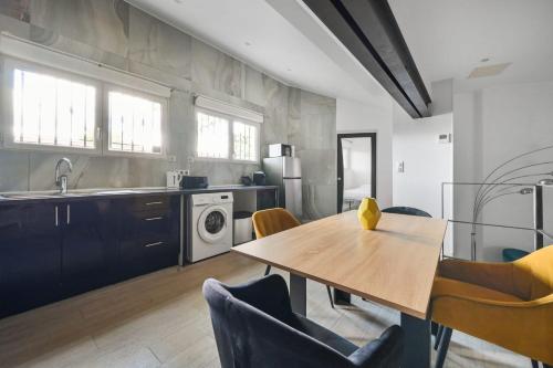 Loft Design avec Baignoire Balnéo (Loft Design avec Baignoire Balneo) in Bagnolet