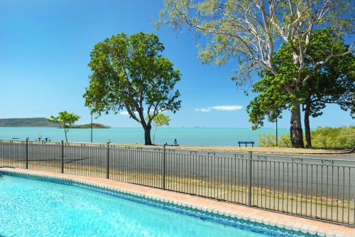 Whitsunday Waterfront Apartments — rental in 48 Coral Esplanade, Airlie Beach AU, 4802