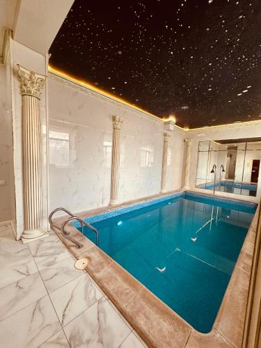 Lion Hotel in Saryarka Negyed