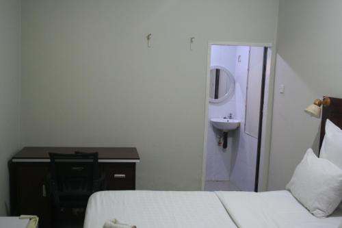 1 queen bed
