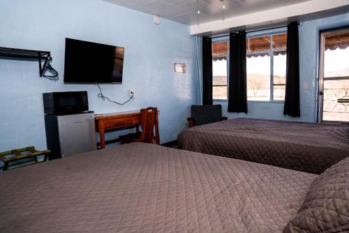 Maverick Motel - image 11