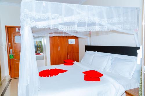 Five to Five Hotel