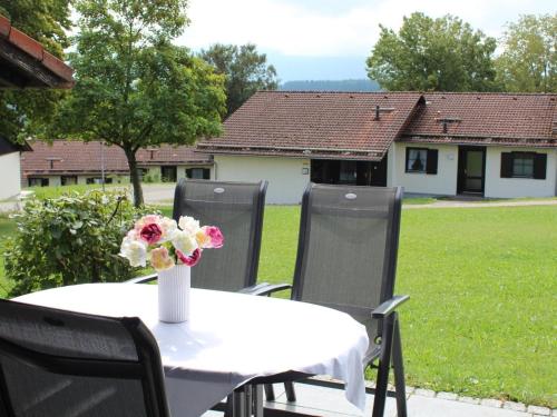 Ferienhaus Nr 67, Kategorie Komfort, Feriendorf Hochbergle, Allgäu in Lechbruck, Deutschland