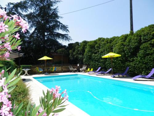 Séjour authentique-Piscine Privée Chauffée- Spa et Nature – khách sạn tại Beauville