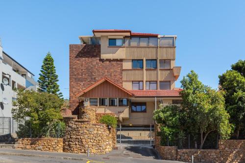 1 Hillendale - image 8