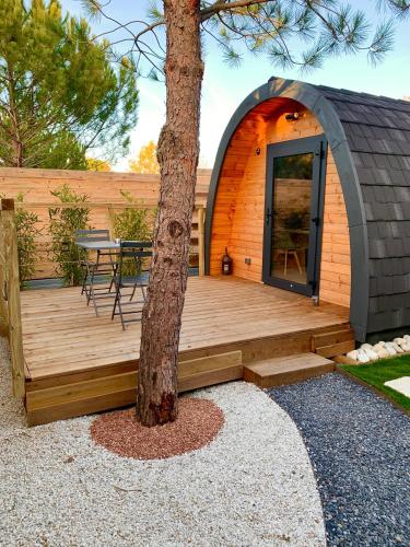 A l ombre des pods Chardonnay et spa in Saint-Hilaire (Languedoc-Roussillon)