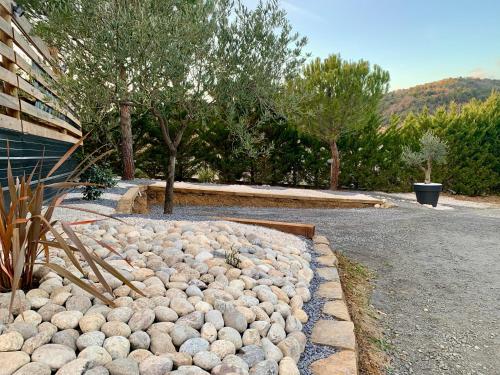 A l ombre des pods Chardonnay et spa in Saint-Hilaire (Languedoc-Roussillon)
