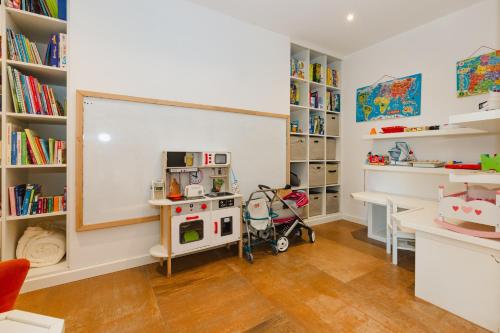 Instalaciones recreativas, Le Loft Black Wood - Piscine privé et grande terrasse à 20 min de Rennes (Le Loft Black Wood - Piscine prive et grande terrasse a 20 min de Rennes) in Pace