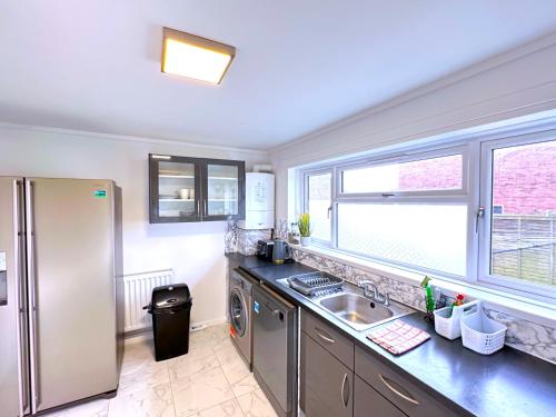 Konyha, Colchester City Luxury With Free Parking and 5 G WIFI in Greenstead