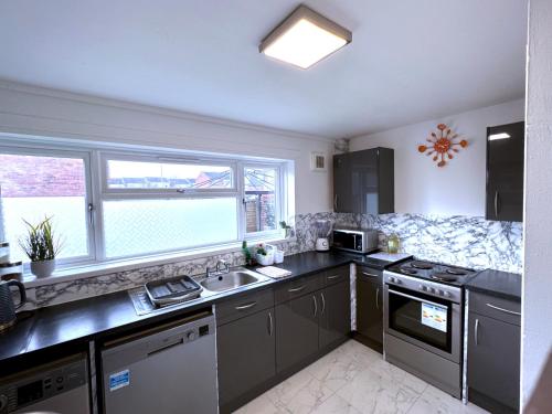 Konyha, Colchester City Luxury With Free Parking and 5 G WIFI in Greenstead