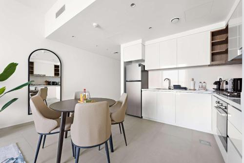 Silkhaus chic 1BDR in the heart of Downtown in new tower - image 10