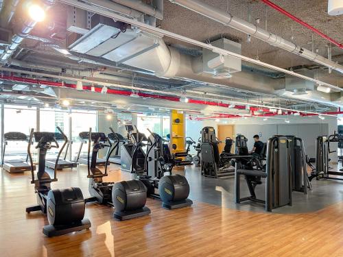 Silkhaus chic 1BDR in the heart of Downtown in new tower - image 4