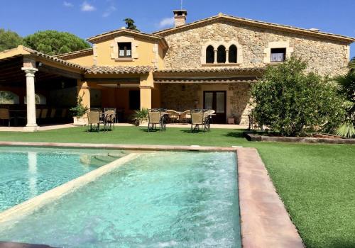 A szálláshely kívülről, Casa Mas Molines con piscina, jacuzzi y barbacoas. in Montras