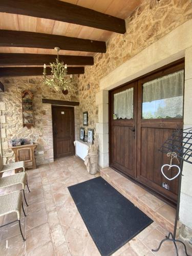 Előcsarnok, Casa Mas Molines con piscina, jacuzzi y barbacoas. in Montras