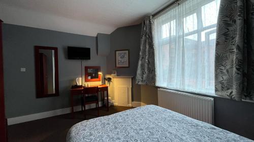 Charlotte Guest House - image 9