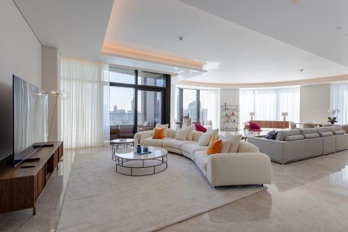 Ultra Luxury Penthouse at Il Primo, Dubai (photo 4)