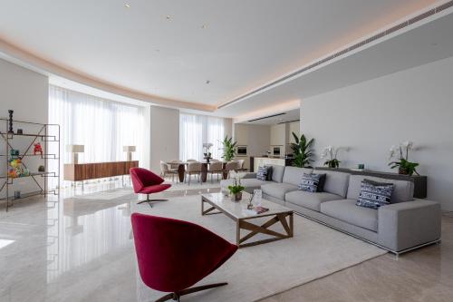 Ultra Luxury Penthouse at Il Primo, Dubai (photo 6)