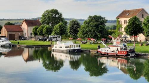 Skats, La Maison du Canal in Beurizot
