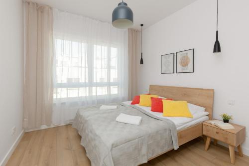 Optyków Spacious & Cosy Apartment with Parking by Noclegi Renters, Варшава