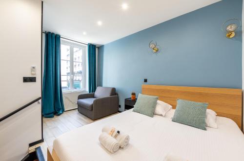 AC & Duplex Close to Eiffel Tower - 20 min Away, Paris