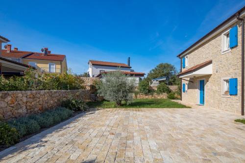 Romantic villa with pool, surrounded by nature - ID 2507 - by TRAVELER tourist agency Krk in Malinska