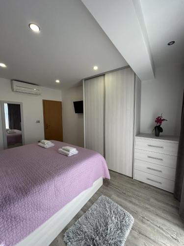 Apartment image 10