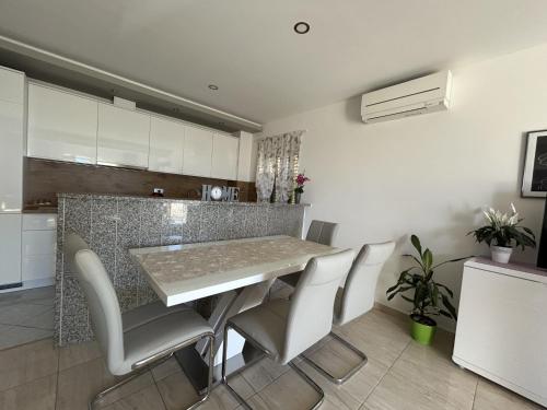 Apartment Nada - image 5