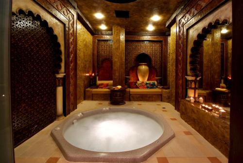 스파, Karolina Hotel in 네세바르 시티 센터