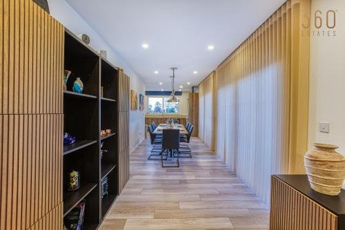 Beautiful 3BR designer home with WIFI, AC and Balcony