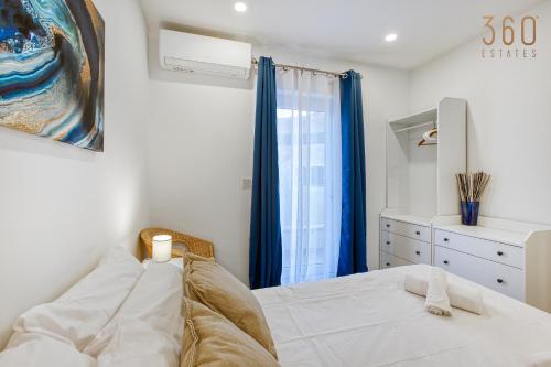 Beautiful 3BR designer home with WIFI, AC and Balcony