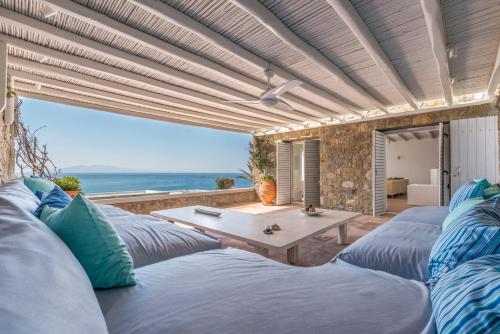 Beachfront House 50m from the beach