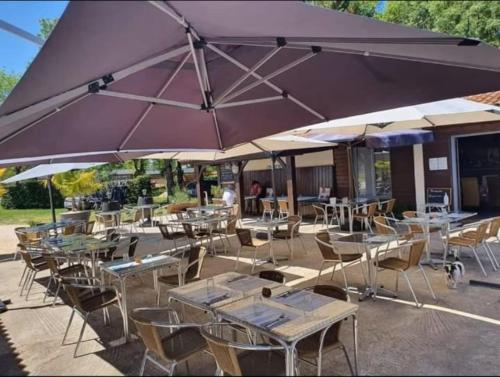 Restaurant, Modern 2 Bed Bungalow situated in Rives Villereal in Villereal