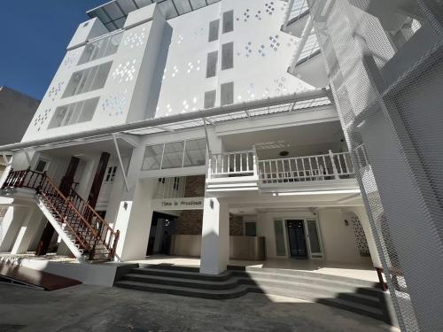 VELA Korat Hotel & Cafe' near Phra Narai Maharaj Templom