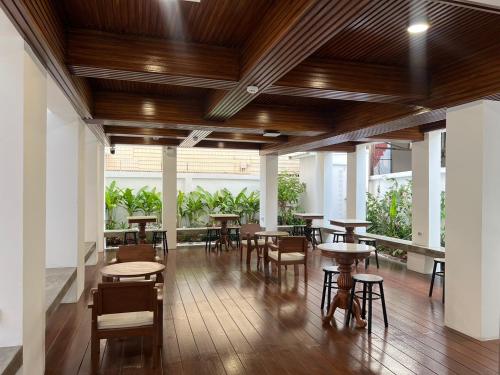 VELA Korat Hotel & Cafe' near Phra Narai Maharaj Templom