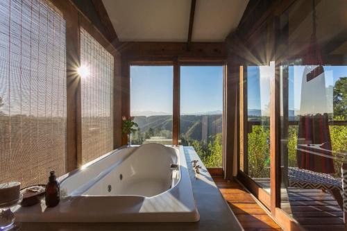 المنطقة المحيطة, Forest Valley Cottages in فانتوم إيكرز