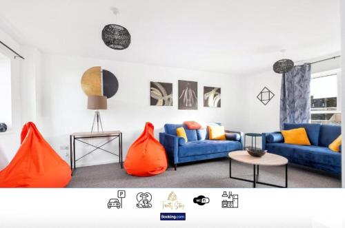 Spacious 4 Bedroom House Convenient Location By Trinity Stays Short Lets & Serviced Accommodation Peterborough gîte à louer Newborough