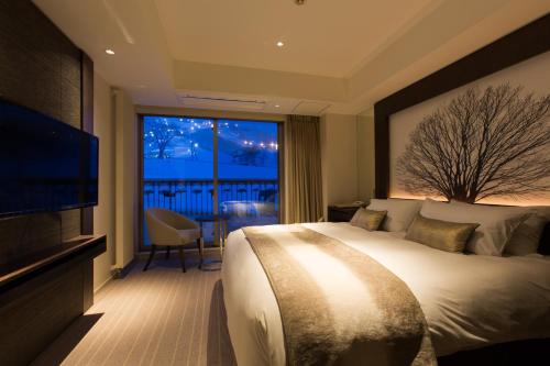 Deluxe Onsen Suite with Hirafu Mountain View