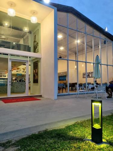 如荷自在 如荷自在