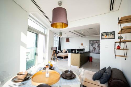 The Lofts West Downtown - 2 Minutes Walk to Burj Khalifa-Dubai Mall 1BDR, Dubái (foto 6)