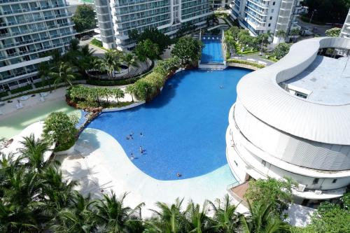 Azure Urban Beach Resort Staycation by Melrose Ave - Main