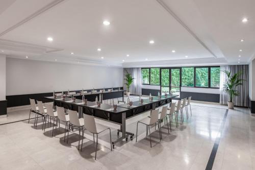 Tryp Madrid Alameda Aeropuerto Hotel - image 14